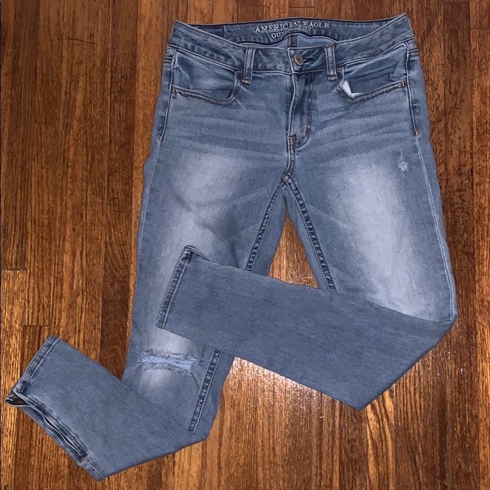 American Eagle distressed light wash jeans